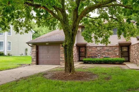 5118 Bel Aire Rd, Des Moines, IA 50310