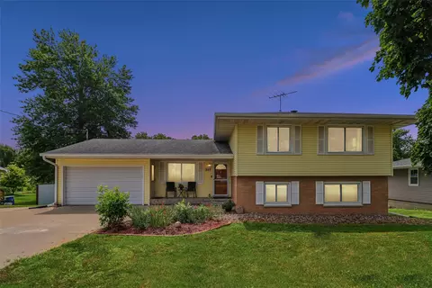 307 E Jasper St, Pleasantville, IA 50225