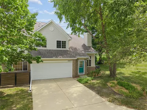 1040 68th St #5, West Des Moines, IA 50265