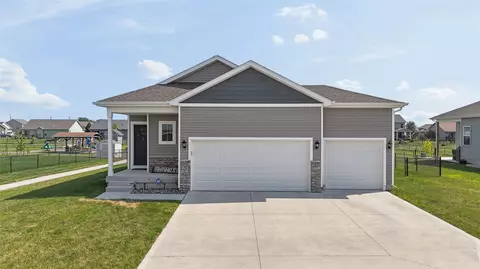 1219 12th St SE, Bondurant, IA 50035