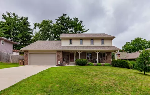 700 46th Pl, West Des Moines, IA 50265