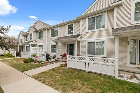 1400 S 52nd St #15, West Des Moines, IA 50265