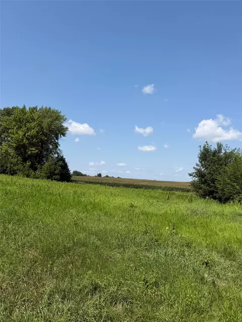 7242 NE 12th Ave, Pleasant Hill, IA 50327