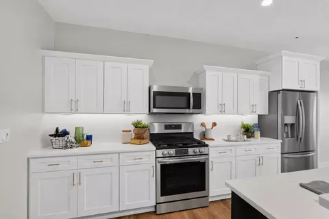 Kitchen - 1005 Spruce St, Waukee, IA 50263 photo 2 of 3