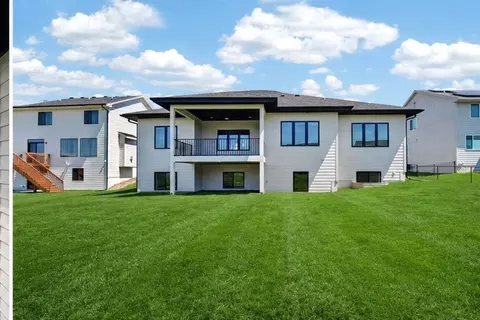 Exterior - 1005 Spruce St, Waukee, IA 50263 photo 5 of 5