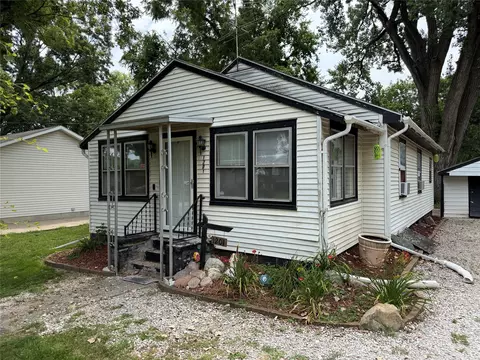 1201 E Kirkwood Ave, Des Moines, IA 50315