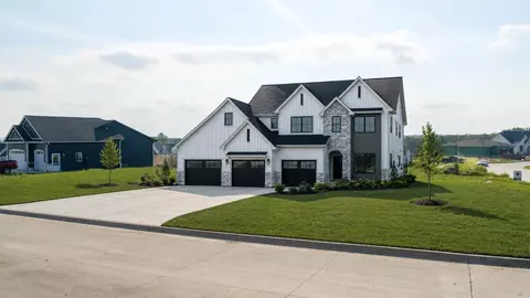 1313 S Lotus Pl, West Des Moines, IA 50266
