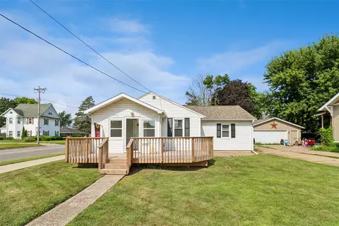 721 W 5th St S, Newton, IA 50208