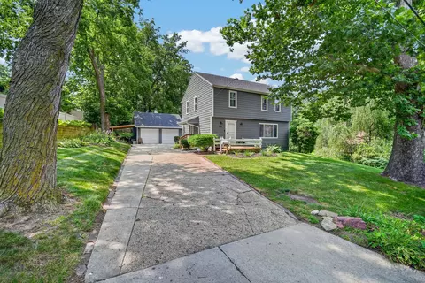 216 SW 39th St, Des Moines, IA 50312