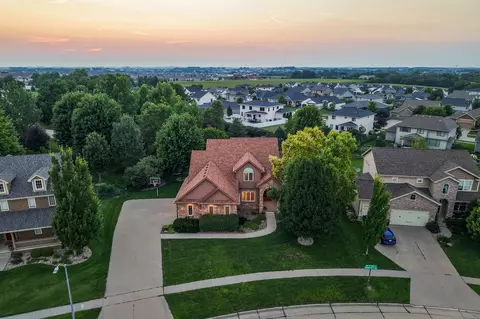 2944 NW 167th St, Clive, IA 50325