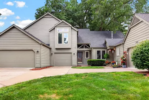 3506 Oak Creek Pl, West Des Moines, IA 50265