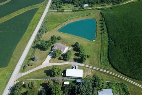 1836 Eaton Ave, Leighton, IA 50143