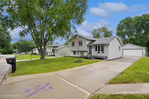 4636 Hyperion Dr, Norwalk, IA 50211