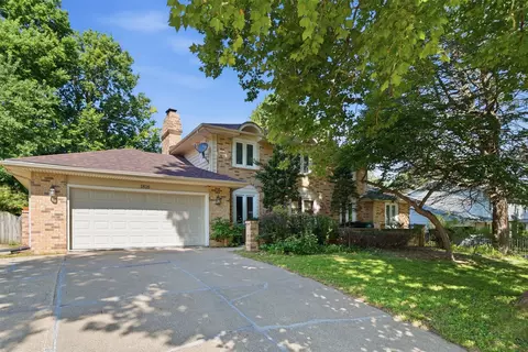 1816 80th St, Windsor Heights, IA 50324