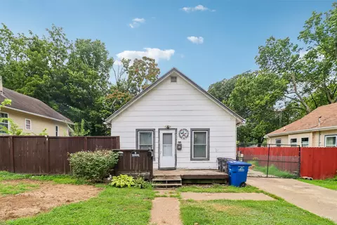 1804 21st St, Des Moines, IA 50310