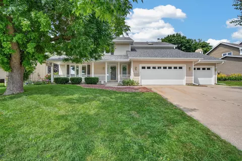5713 Pommel Ct, West Des Moines, IA 50266