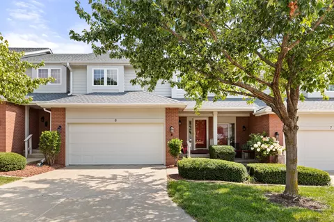 5925 Ep True Pkwy #8, West Des Moines, IA 50266