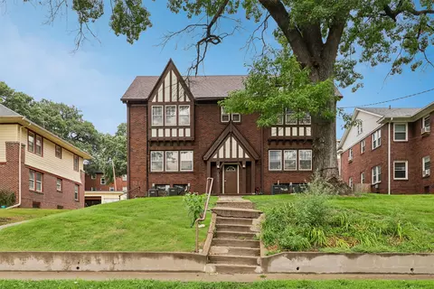 2905 High St, Des Moines, IA 50312