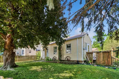 409 W 10th St N, Newton, IA 50208