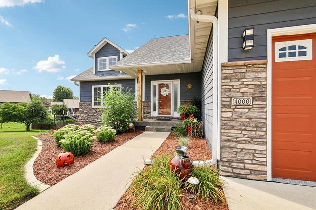 4000 Lakeland Ct, Des Moines, IA 50320