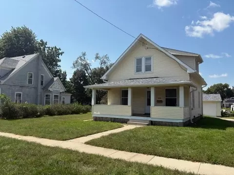 329 E 3rd St S, Newton, IA 50208