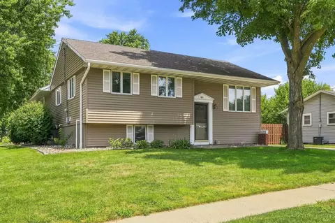 601 6th Street Pl SE, Altoona, IA 50009