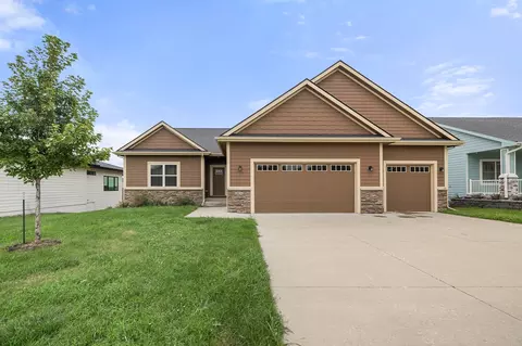 1813 15th Ave SE, Altoona, IA 50009