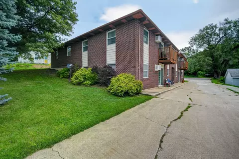 306 S 5th St, Guthrie Center, IA 50115