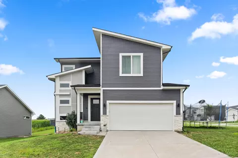 2939 Kestrel St, Norwalk, IA 50211