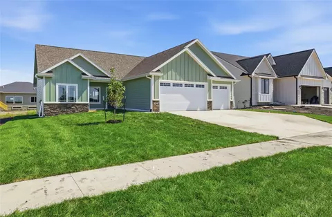 1693 SW Sunset Dr, Grimes, IA 50111