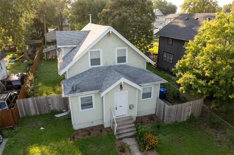 1214 York St, Des Moines, IA 50316