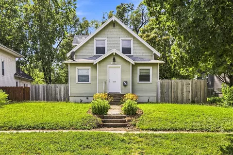 1214 York St, Des Moines, IA 50316