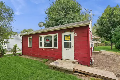2559 Maury St, Des Moines, IA 50317