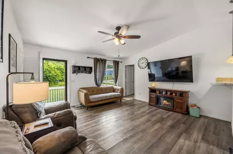 1545 Emma Ave, Des Moines, IA 50320