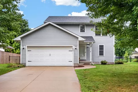 860 SE Harper Dr, Waukee, IA 50263