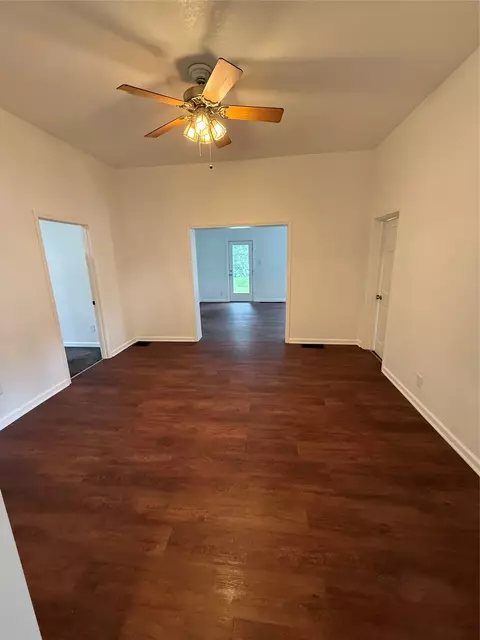 Living - 2117 5th St, Perry, IA 50220 photo 2 of 3