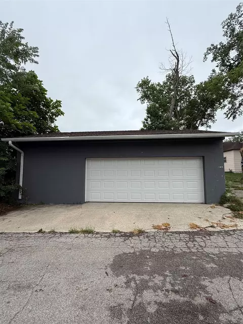 Exterior - 2117 5th St, Perry, IA 50220 photo 4 of 7