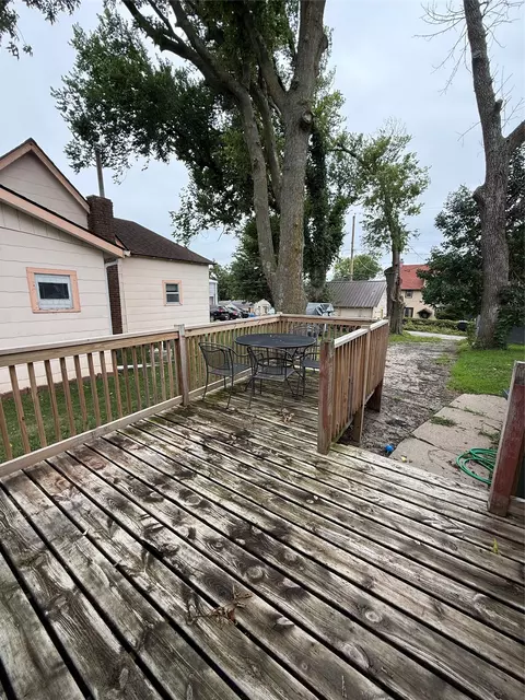 Exterior - 2117 5th St, Perry, IA 50220 photo 6 of 7