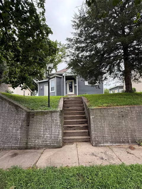 Exterior - 2117 5th St, Perry, IA 50220 photo 2 of 7