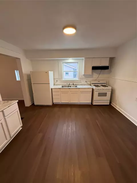 Kitchen - 2117 5th St, Perry, IA 50220 photo 1 of 2