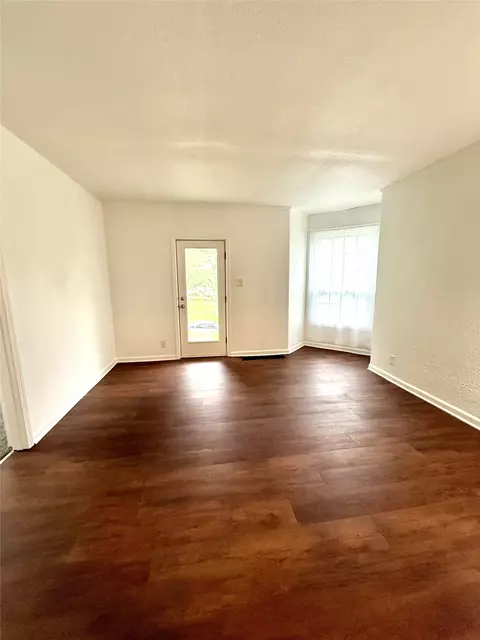 Living - 2117 5th St, Perry, IA 50220 photo 1 of 3