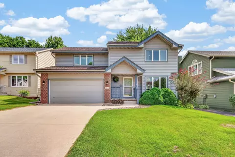 5042 Raintree Dr, West Des Moines, IA 50265