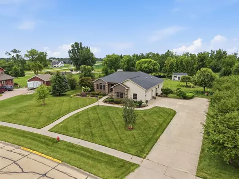 1310 Sand Cherry Ln, Huxley, IA 50124