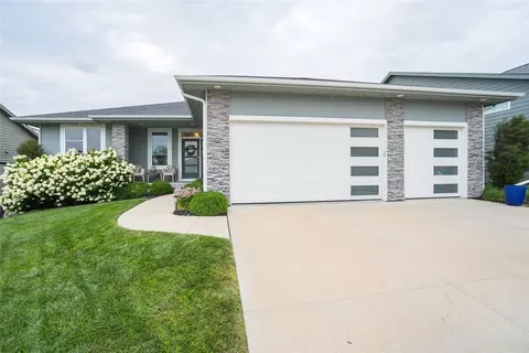 95 SE Waddell Way, Waukee, IA 50263