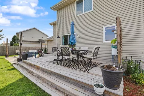 1819 NW Lakeside Dr, Ankeny, IA 50023