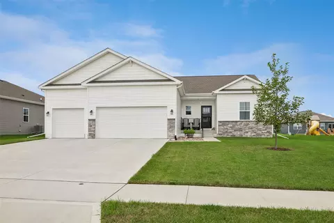 3940 Fieldstone Dr, Waukee, IA 50263