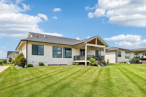 Exterior - 17564 Aurora Dr, Clive, IA 50325 photo 3 of 5