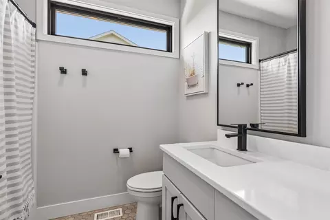 Bath - 17564 Aurora Dr, Clive, IA 50325 photo 1 of 3