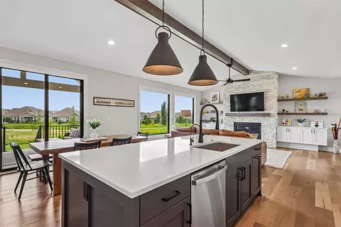 Kitchen - 17564 Aurora Dr, Clive, IA 50325 photo 4 of 5