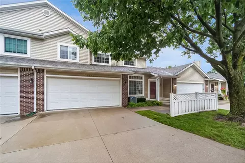 5466 Longview Ct #3, Johnston, IA 50131